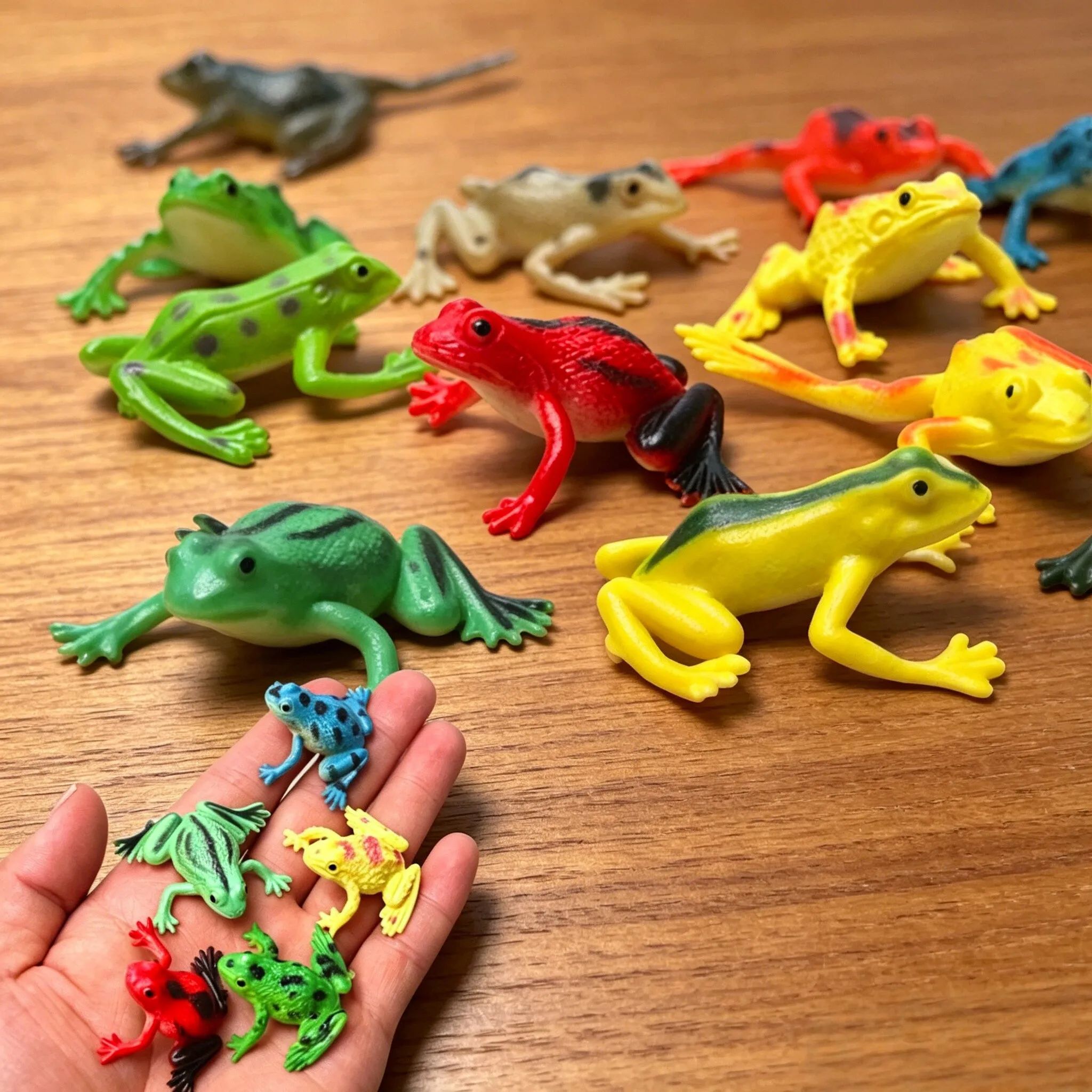 12Pcs Realistic Frogs Statue K - Hobby Is Science recension och pris